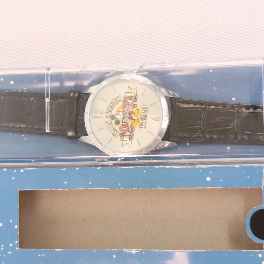 Walt Disney World Mickey Mouse Watch NIB Limited Release Analog Leather Strap